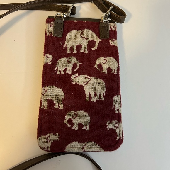 thirty-one Burgundy and Brown Elephant Crossbody Phone Bag - Picture 4 of 6